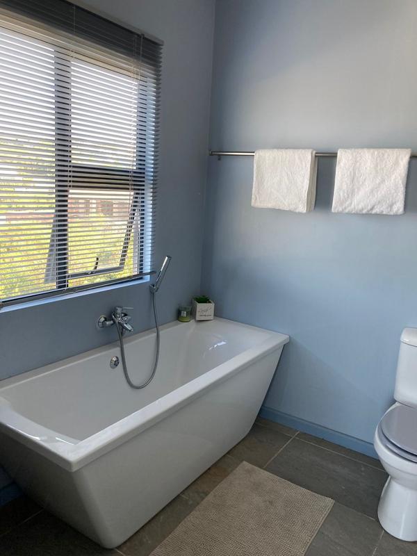 To Let 3 Bedroom Property for Rent in Whale Rock Western Cape